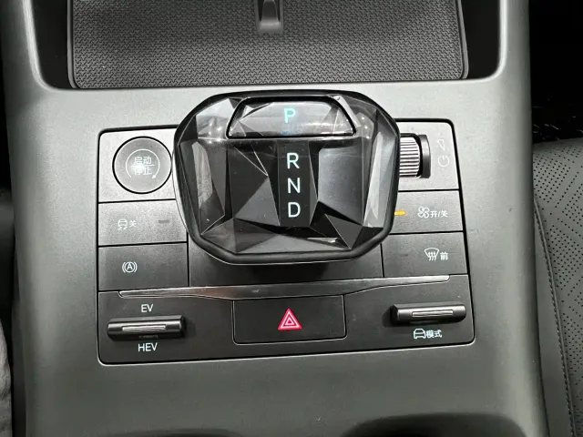 BYD Qin PLUS — Фото автомобиля 9