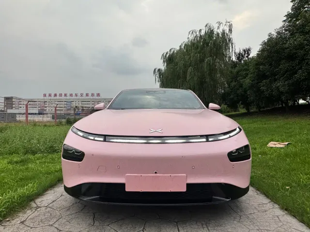 Xpeng P7 — Фото автомобиля 2
