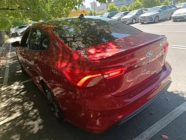 Ford Focus — Фото автомобиля 4