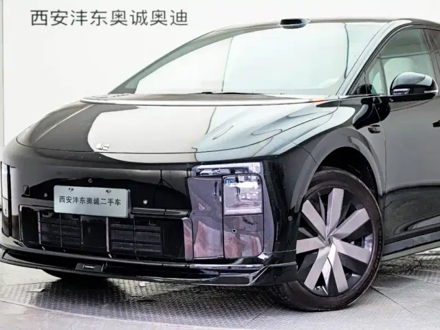 Li Auto i6 — Фото автомобиля 26