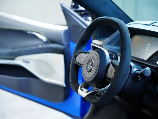 Lotus Emira — Фото автомобиля 30