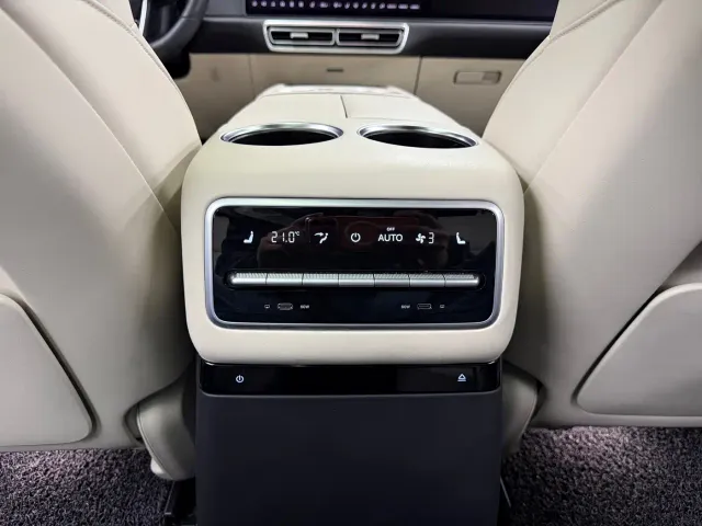 Li Auto L9 — Фото автомобиля 25