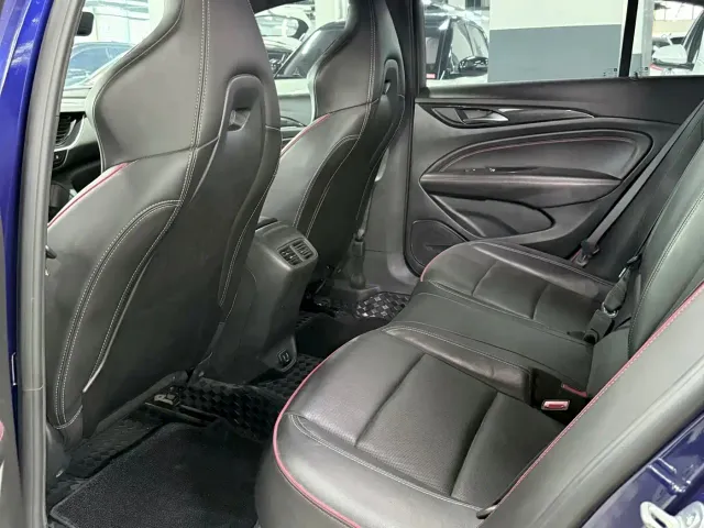 Buick Regal — Фото автомобиля 6