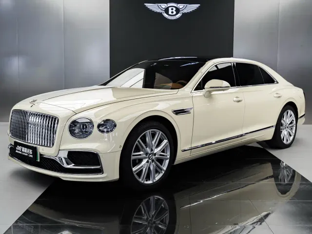 Фотография автомобиля — Bentley Flying Spur