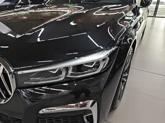 BMW 7 Series — Фото автомобиля 23
