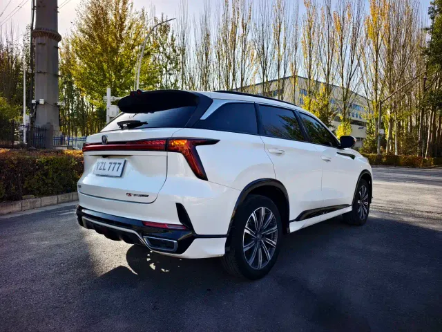 Changan CS75 Plus — Фото автомобиля 4