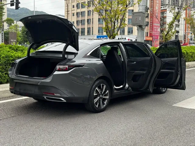 Changan Lamore — Фото автомобиля 26