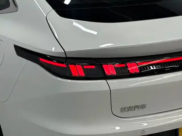 Changan Eado — Фото автомобиля 12