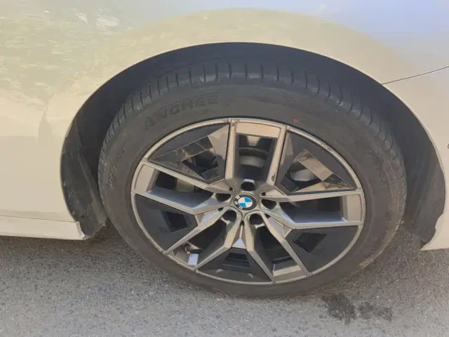 BMW 5 Series — Фото автомобиля 6