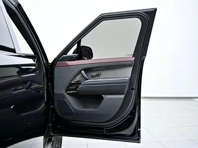 Land Rover Range Rover Sport — Фото автомобиля 21