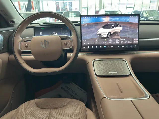 Leapmotor C11 — Фото автомобиля 11