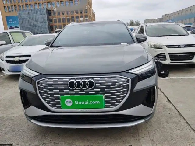 Audi Q4 e-tron — Фото автомобиля 2