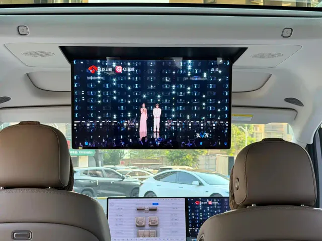 Li Auto MEGA — Фото автомобиля 27