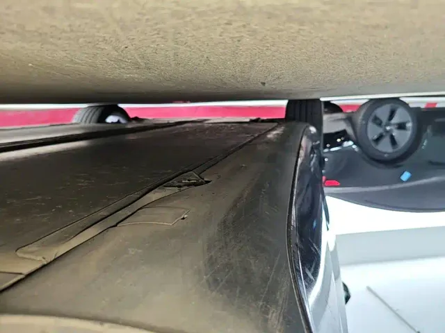 Tesla Model 3 — Фото автомобиля 21