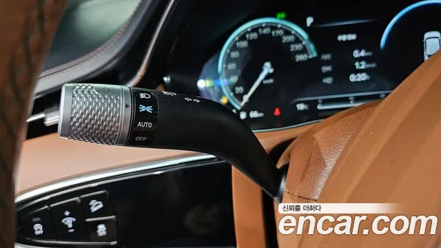 Genesis GV70 2.5T Бензин AWD — Фото автомобиля 26