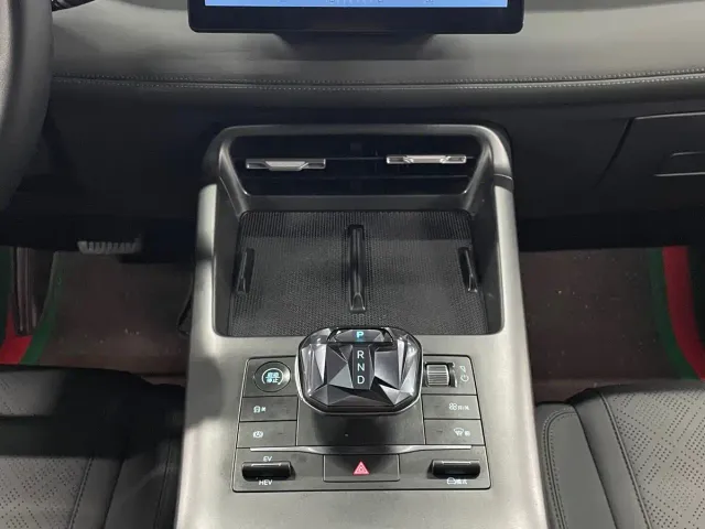 BYD Qin PLUS — Фото автомобиля 12