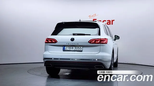 Volkswagen Touareg Generation 3 — Фото автомобиля 4