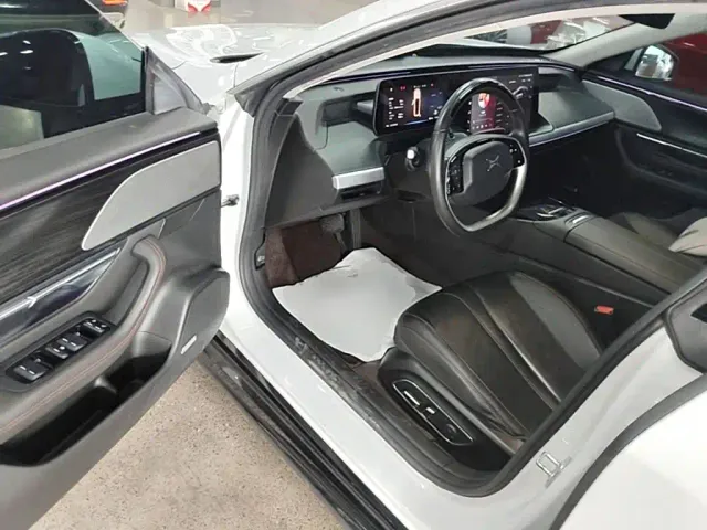 Xpeng P7 — Фото автомобиля 15
