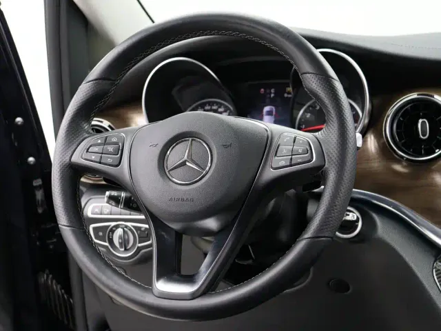 Mercedes-Benz V-Class — Фото автомобиля 17