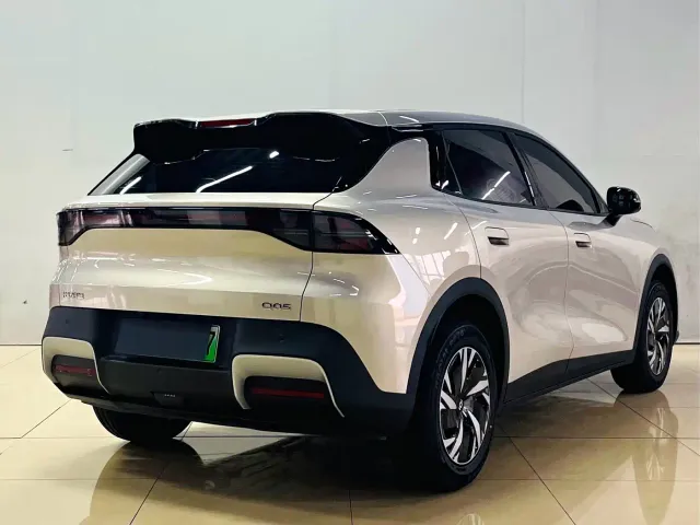 Changan Qiyuan Q05 — Фото автомобиля 7