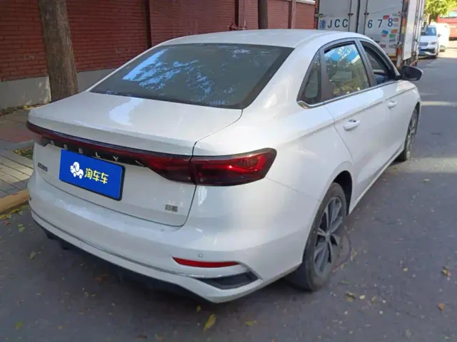 Geely Emgrand — Фото автомобиля 3