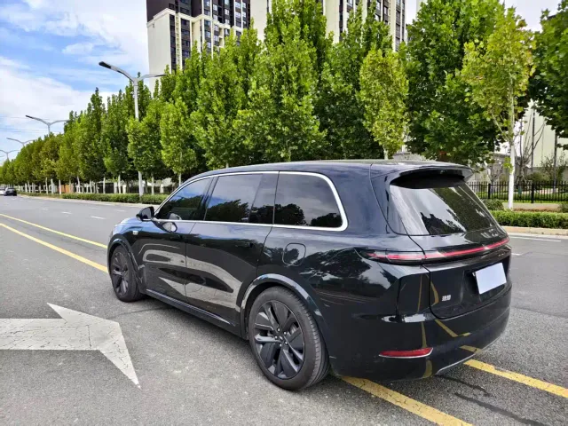 Li Auto L9 — Фото автомобиля 7