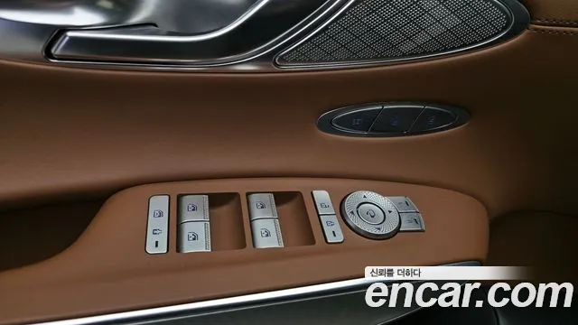 Genesis GV70 — Фото автомобиля 17