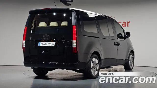 Фотография автомобиля — Hyundai Staria