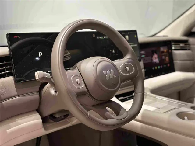 IM Motors LS6 — Фото автомобиля 12