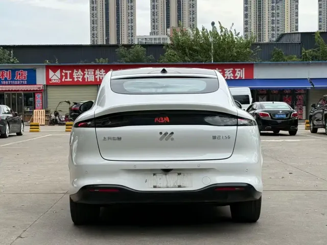 IM Motors LS6 — Фото автомобиля 5