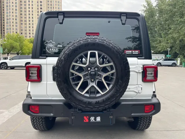 Jeep Wrangler — Фото автомобиля 7