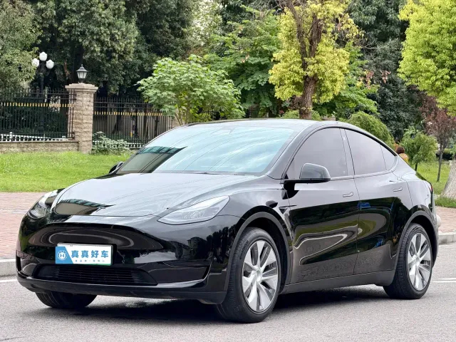 Фотография автомобиля — Tesla Model Y