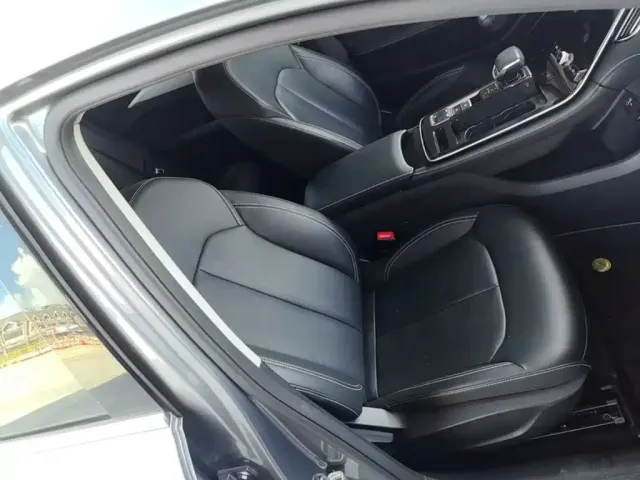 Roewe i6 MAX — Фото автомобиля 19