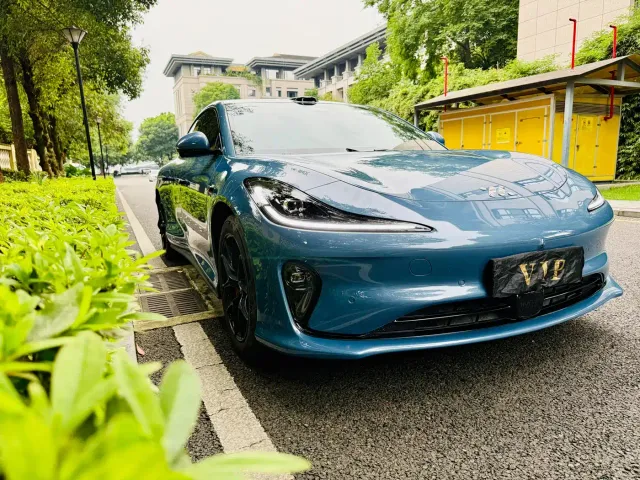 IM Motors L6 — Фото автомобиля 3