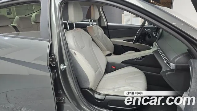 Hyundai Avante CN7 — Фото автомобиля 16