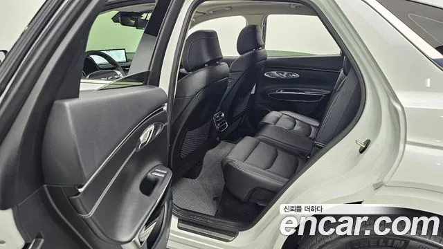 Genesis GV70 2.5T Бензин 2WD — Фото автомобиля 28