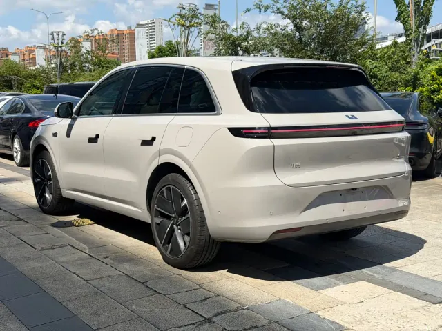 Li Auto L6 — Фото автомобиля 5