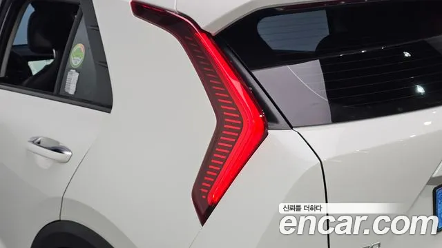 Kia Niro — Фото автомобиля 22