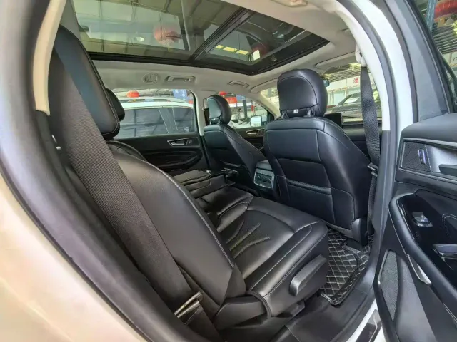Ford Edge — Фото автомобиля 8