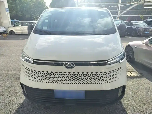 Maxus Xintu V70 — Фото автомобиля 2