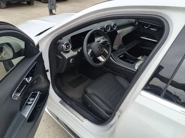 Mercedes-Benz Mercedes-Benz C-Class 2025 C 260 L Sport Edition — Фото автомобиля 15