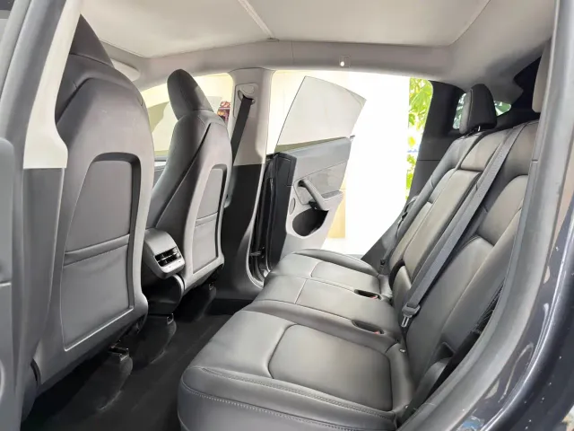 Tesla Model Y — Фото автомобиля 6