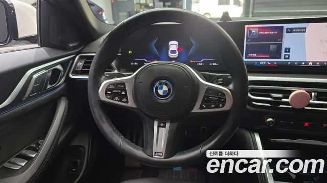 BMW i4 — Фото автомобиля 20