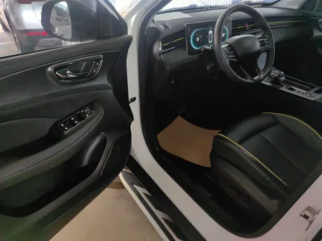 Roewe RX5 — Фото автомобиля 15