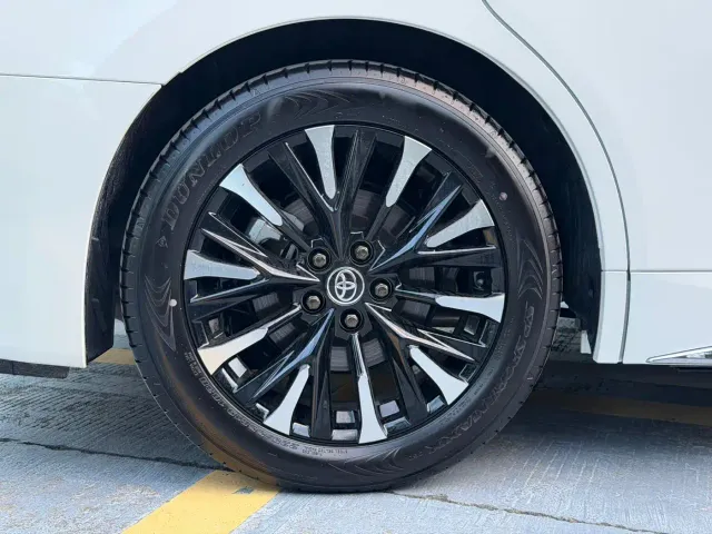 Toyota Alphard — Фото автомобиля 24