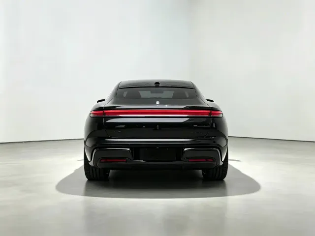 Shangjie Z7 — Фото автомобиля 9