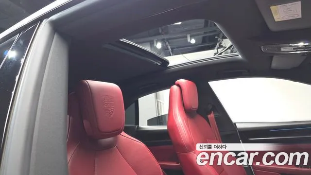 Porsche Macan Electric — Фото автомобиля 24
