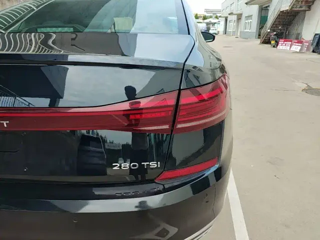 Volkswagen Passat — Фото автомобиля 7