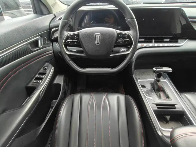 Bestune T55 — Фото автомобиля 5