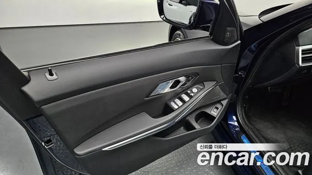 BMW 3-Series 3 серия (G20) 320i M Sport — Фото автомобиля 24